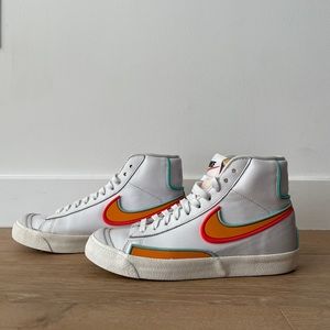 NIKE BLAZERS